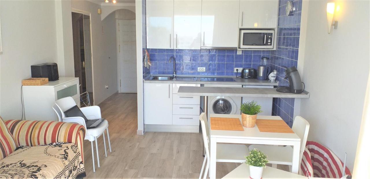 Apartment With A Large South-Facing Balcony, Sea View And Wifi In Las Americas Center Playa de las Americas  Exteriör bild